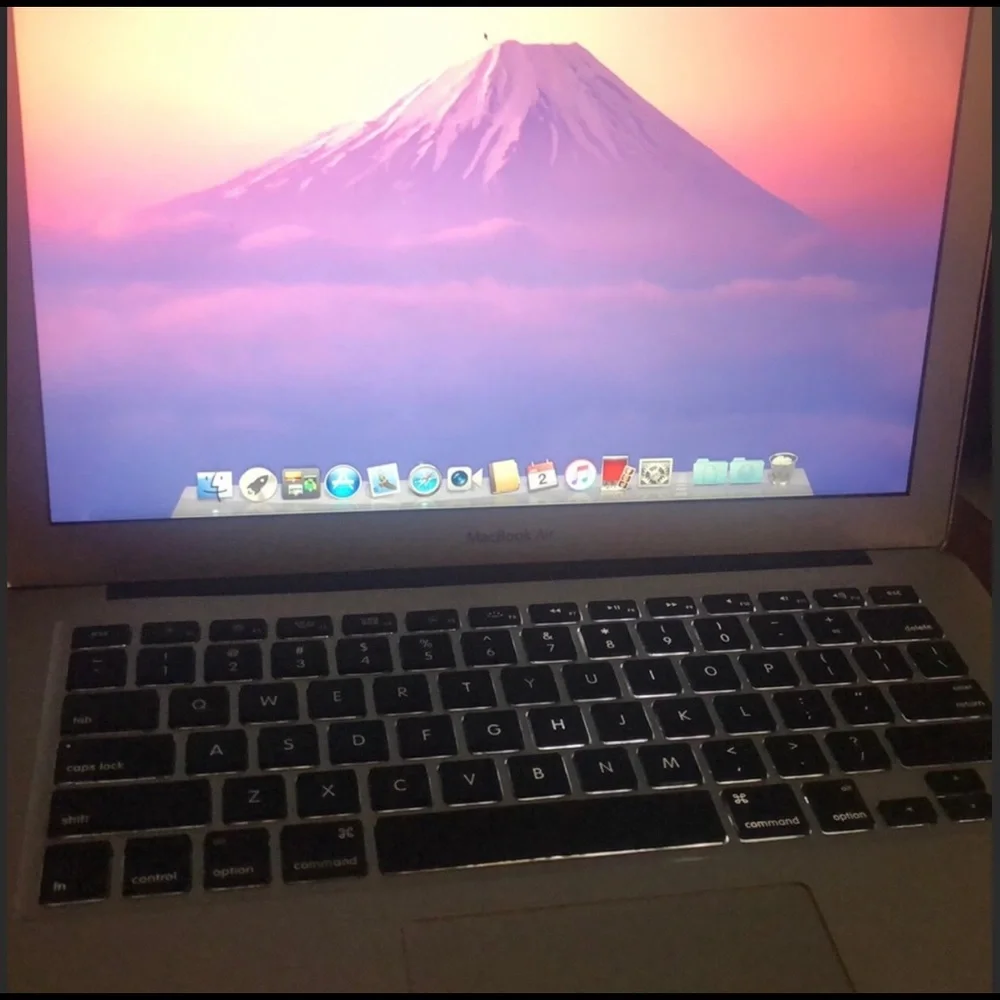 Apple MacBook
